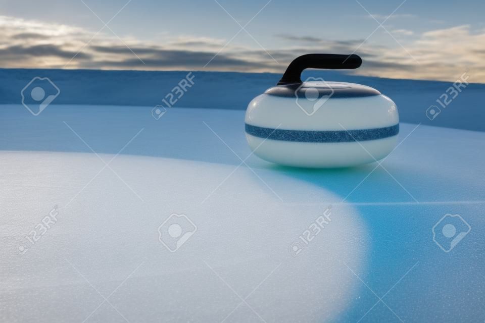 Pedra para jogo em curling no gelo