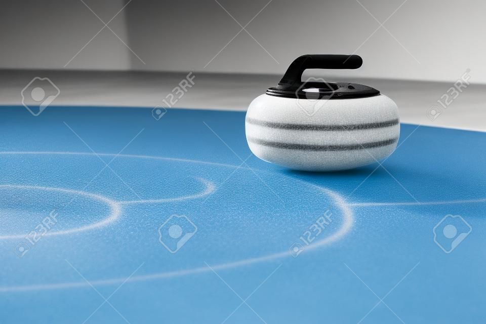 Pedra para jogo em curling no gelo