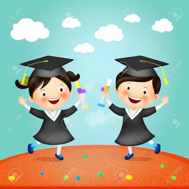 快乐的毕业的孩子。跳跃为喜悦的小孩庆祝他们的幼儿园毕业典礼举行日。