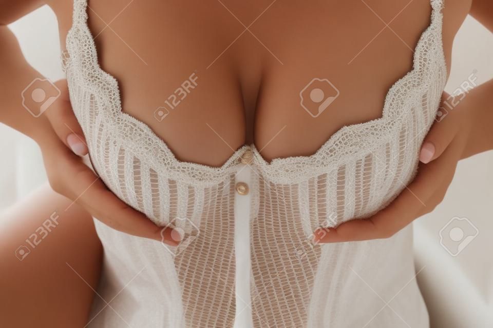 Le clivage de la femme aux gros seins