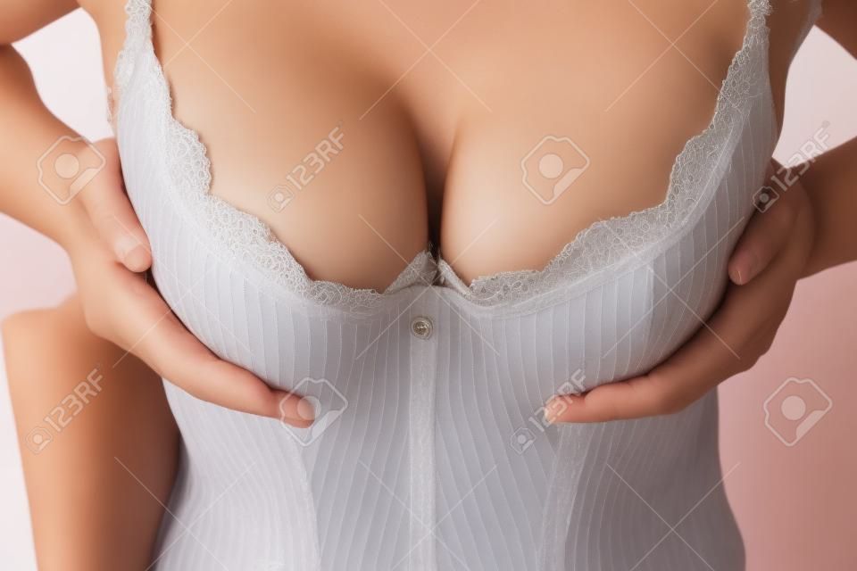 Spaltung Große Brüste Frau