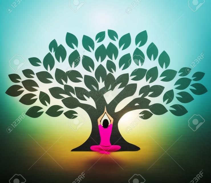Femme en pose de yoga en face de l'arbre
