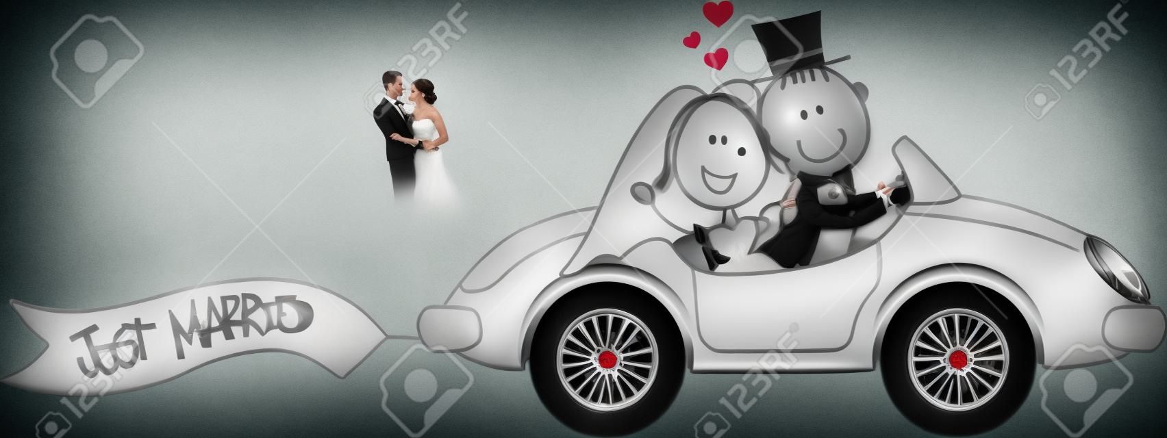 la novia y el novio en el coche aisladas sobre fondo blanco