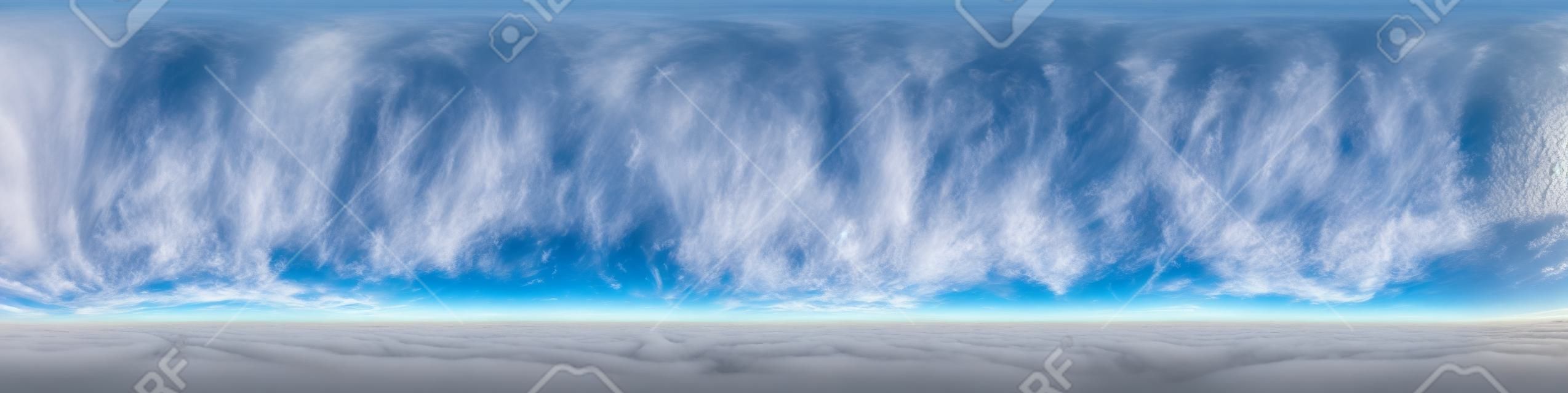 Nahtloser bewölkter blauer himmel hdr-panorama 360-grad-winkelansicht mit zenit und schönen wolken zur verwendung in 3d-grafiken als himmelskuppel oder bearbeiten von drohnenaufnahmen