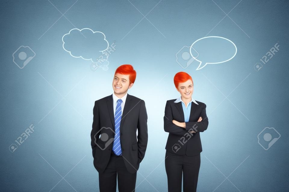 La gente de negocios con burbuja de pensamiento y de expresión por encima de sus cabezas