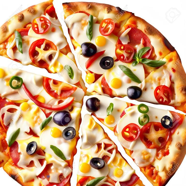 흰색 배경에 위쪽에서 혼합 피자