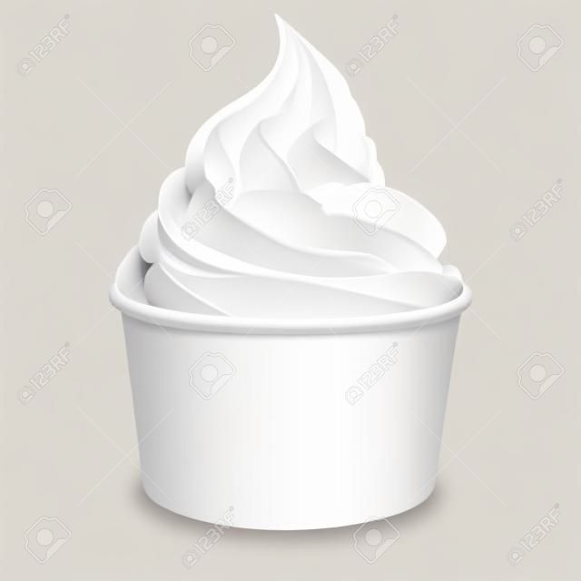 Blank Paper Cup mit Vanille-Softeis auf weißem Hintergrund