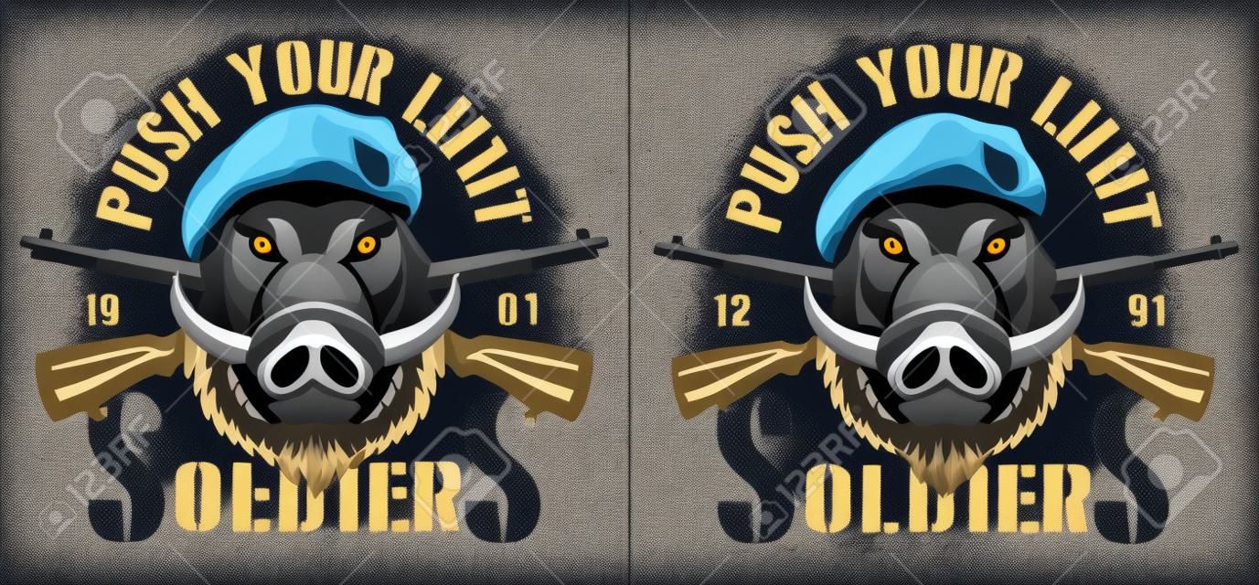 Etiqueta colorida de soldado animal vintage con cabeza de jabalí agresivo en boina de sello azul marino y rifles de carabina cruzados aislados ilustración vectorial