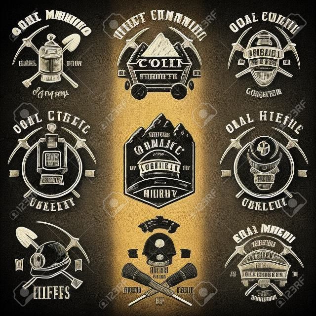 Conjunto de emblemas de mineração de carvão vintage, etiquetas, emblemas, logotipos. Estilo monocromático.