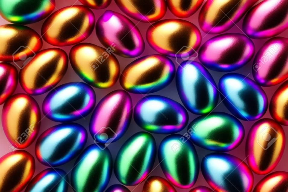 特寫一堆五顏六色的巧克力復活節彩蛋的。