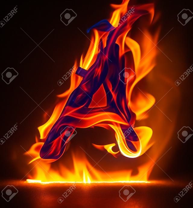 Fuego quema la carta