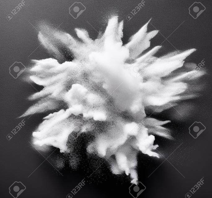 Weißes Pulver Explosion auf schwarzem Hintergrund isoliert
