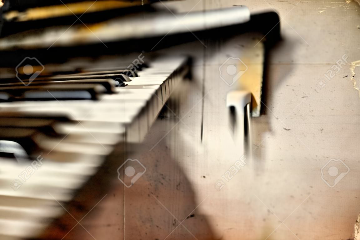 Weinlese-Klavier-Tasten