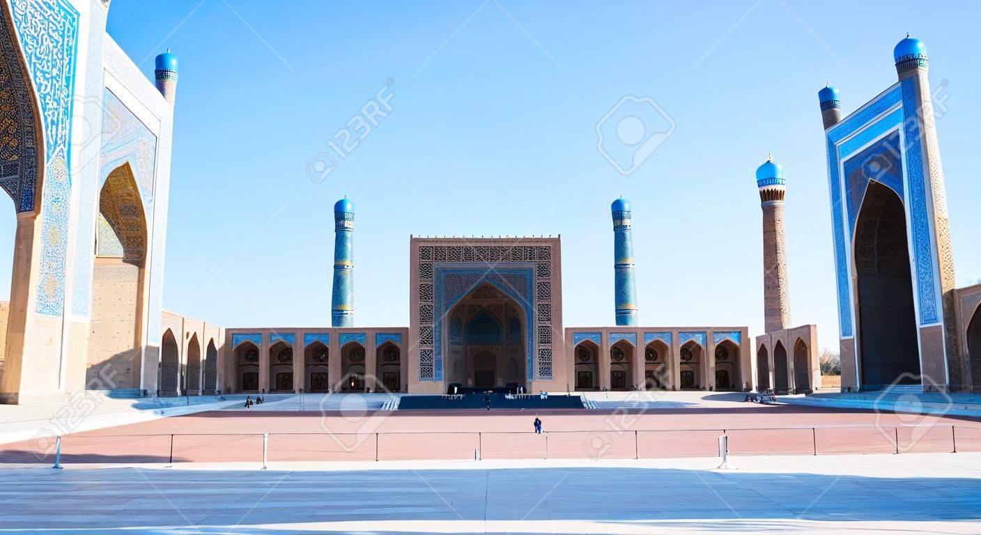 Vista no Registan em Samarkand, Uzbequistão, Ásia Central