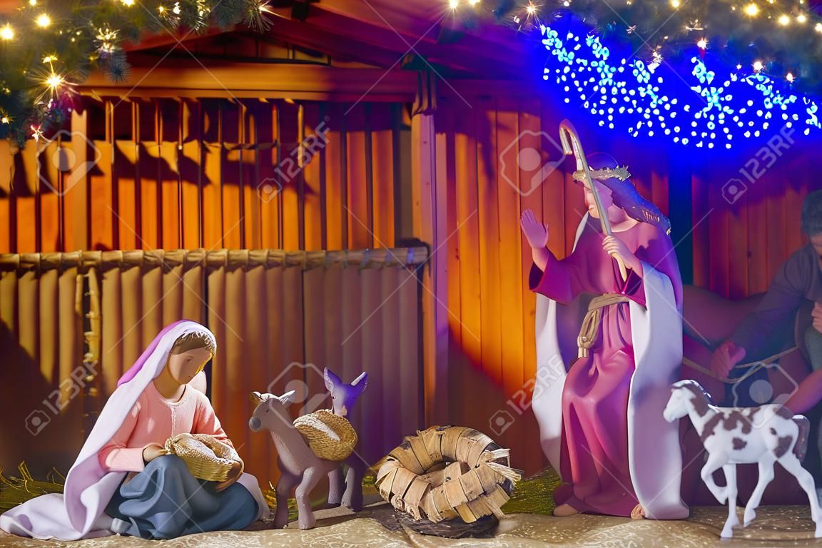 Escena de la Natividad con María, José y el Niño Jesús