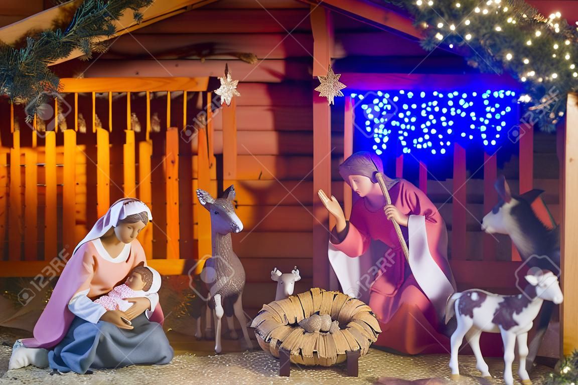 Escena de la Natividad con María, José y el Niño Jesús
