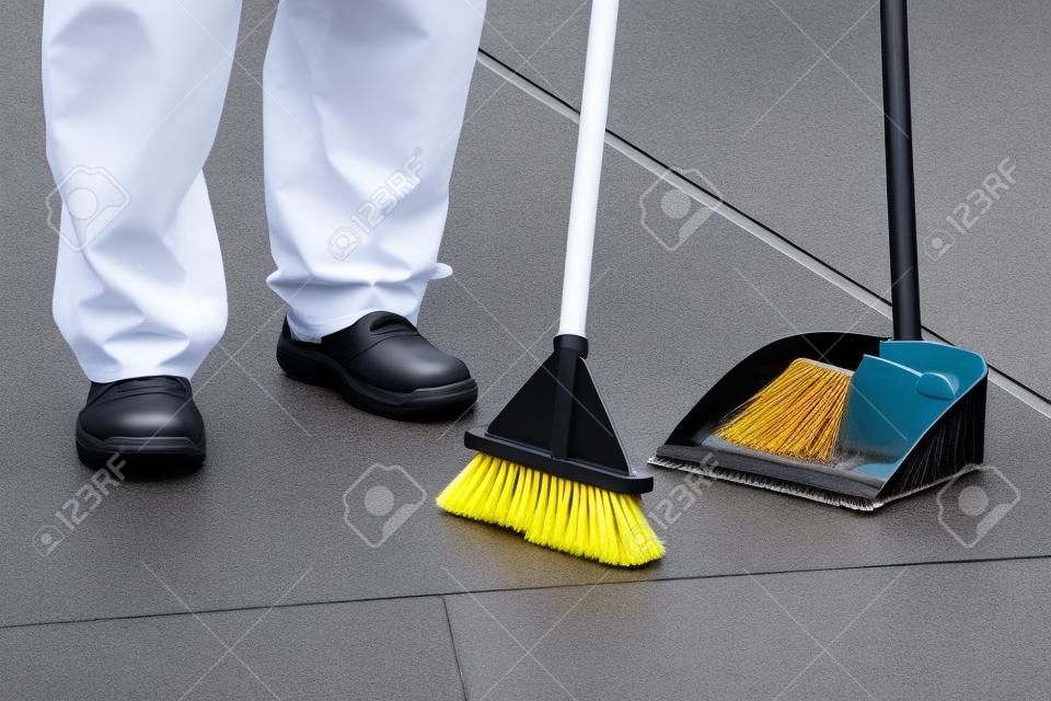 街道清洗和清掃掃帚