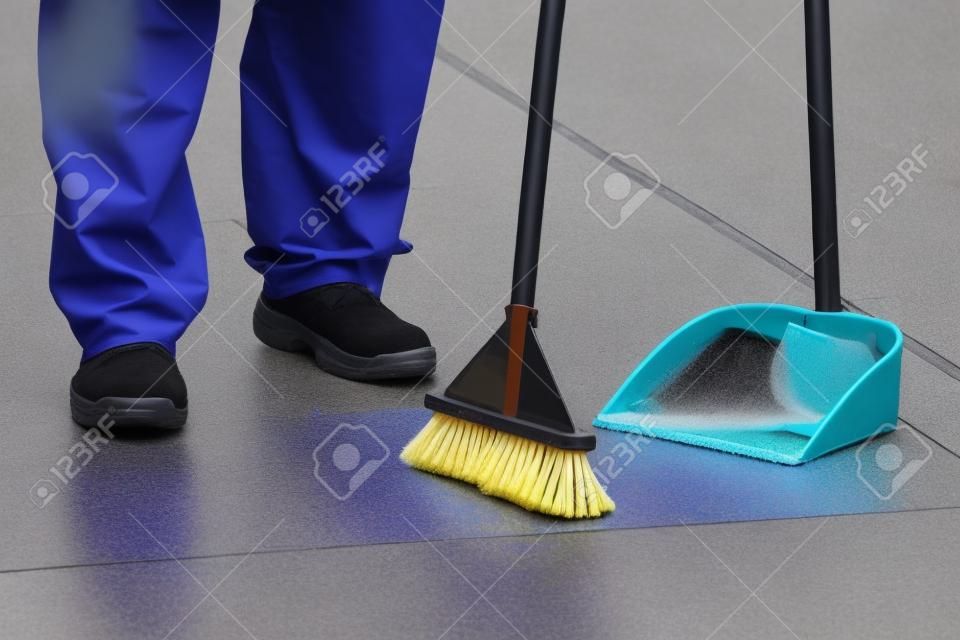 街道清洗和清掃掃帚