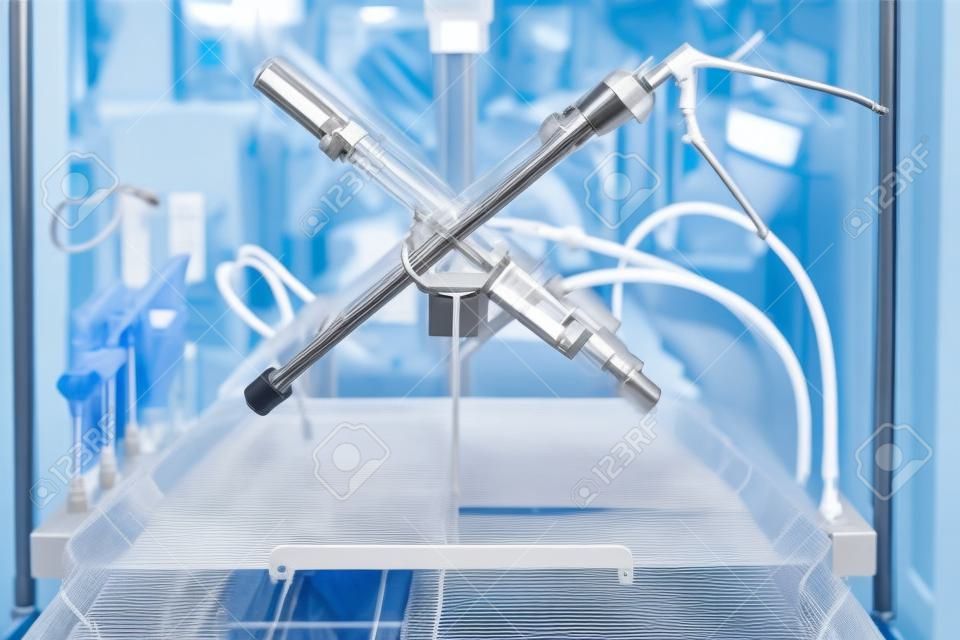 in een centrale sterilisatieafdeling worden de instrumenten die voor een endoscopische werking worden gebruikt, in een wasmand voor endoscopische instrumenten geplaatst.
