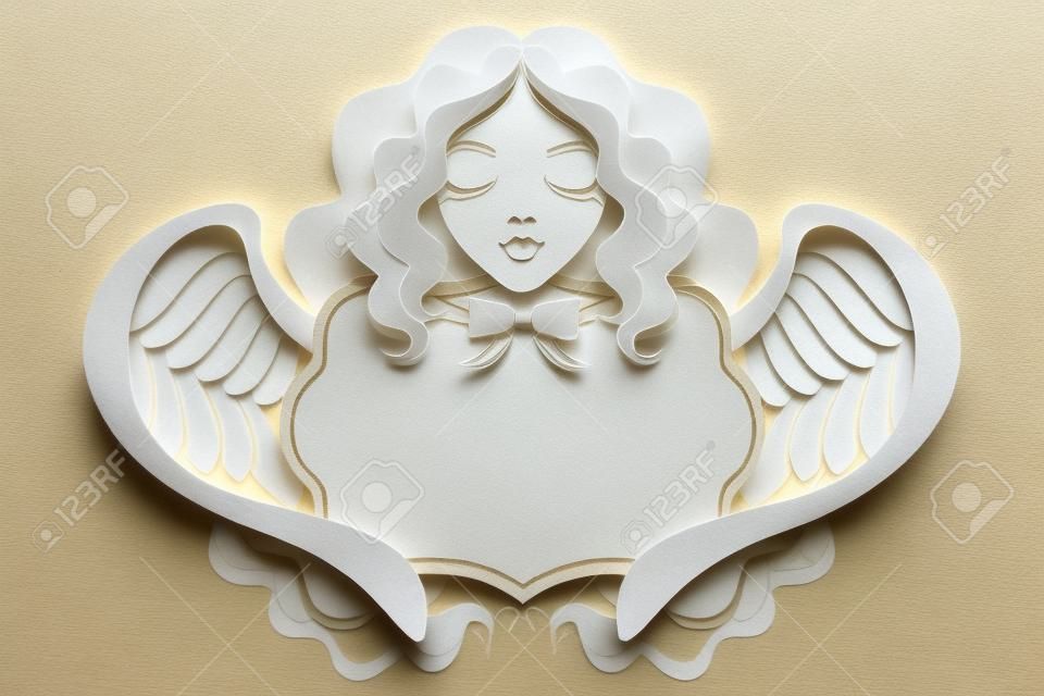 Wunderschöner Engel mit lockigen langen Haaren im Paper Craft Style