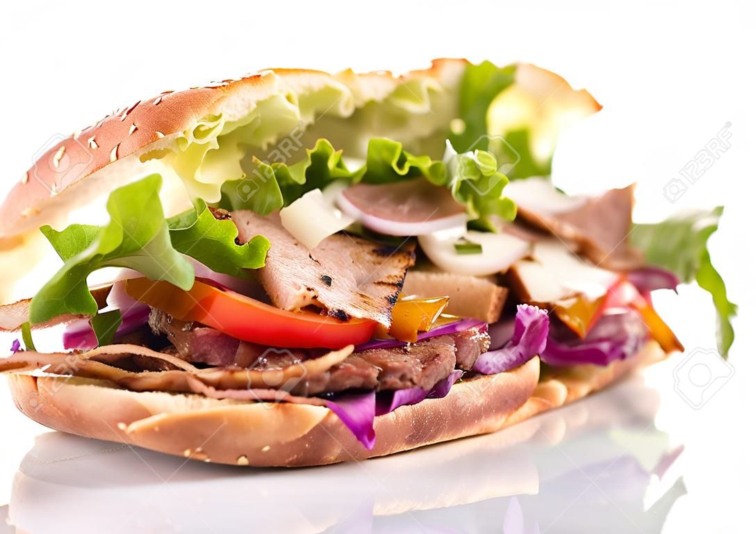 close up, de, kebab, sanduíche, ligado, fundo branco
