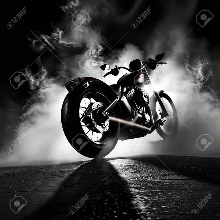 Chopper motocyklowy o dużej mocy w nocy. Efekt dymu na ciemnym tle.