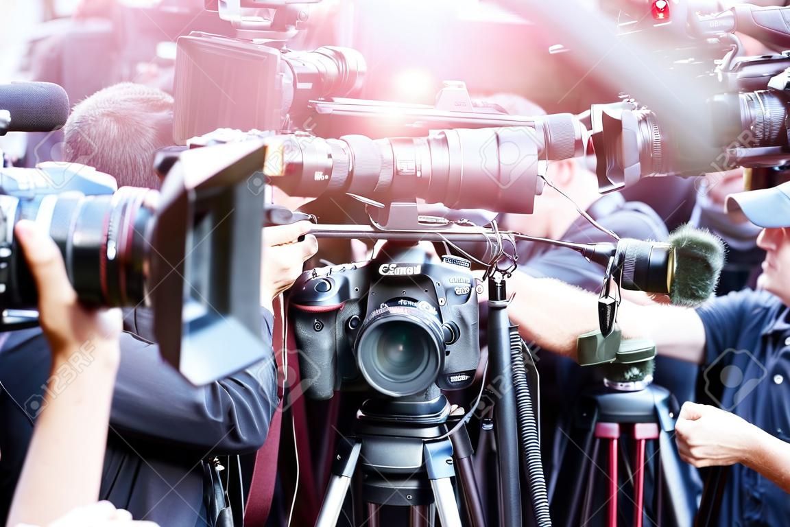 prensa y medios de comunicación de la cámara