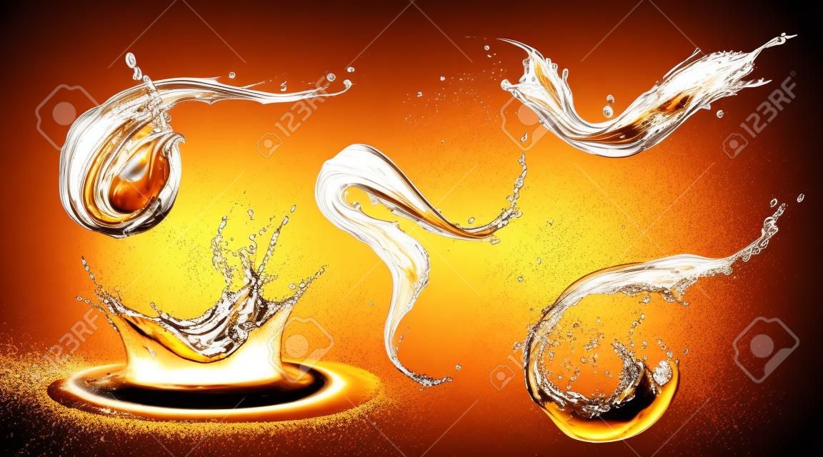 透明な背景に分離されたコーヒー、紅茶、コーラのスプラッシュ。落下および流れる茶色の水、ウイスキーまたはビールの液滴と渦巻きの液体波の現実的なセットをベクトルします