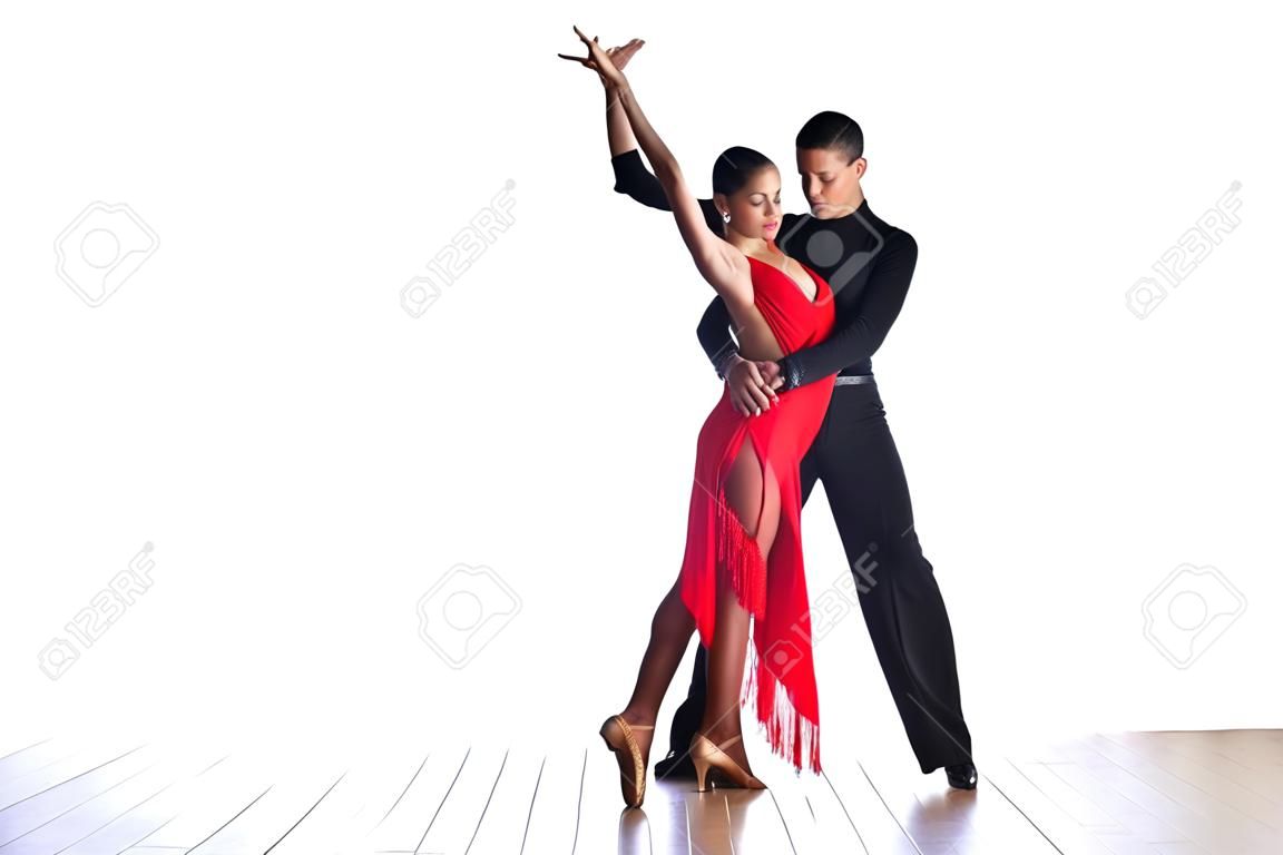 Latino Tänzer in Ballsaal isoliert auf weiß