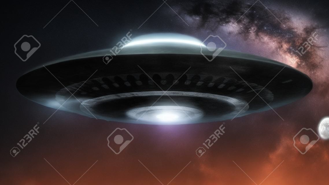 Objeto voador não identificado. UFO com caminho de recorte incluído.