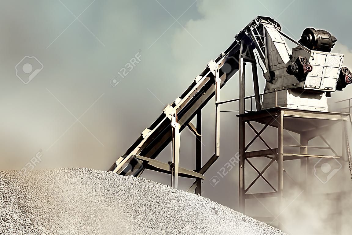 工業背景，工作砂石破碎機