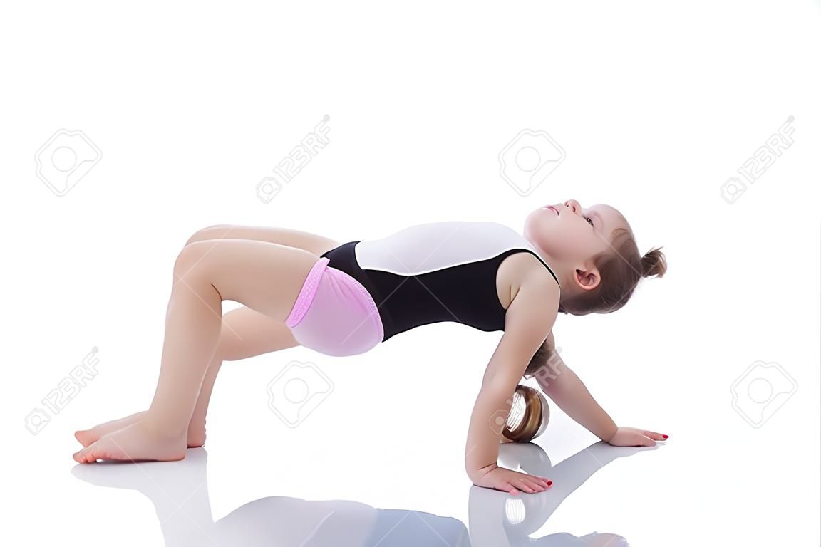 Mädchen, die Durchführung rückwärts Biegung gymnastik isoliert auf weißem Hintergrund