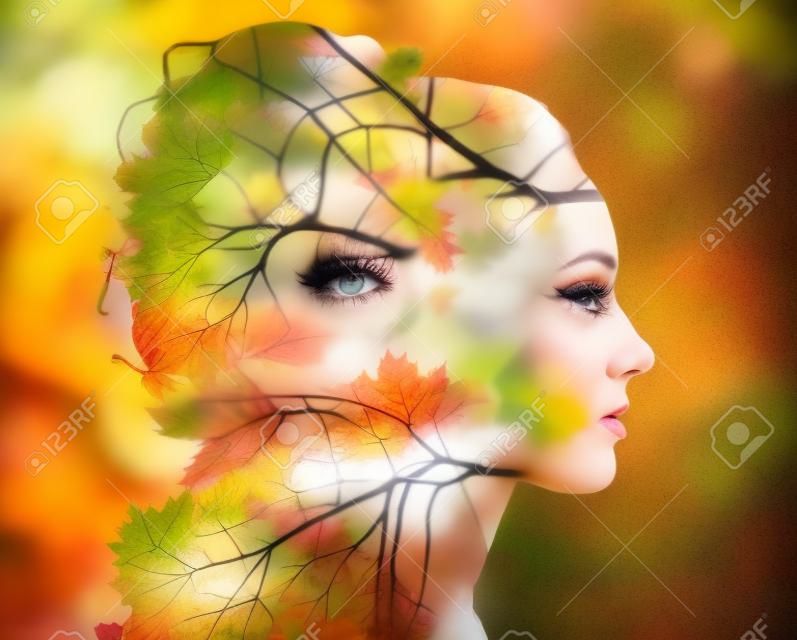 有吸引力的夫人與樹的照片相結合的雙重曝光肖像。有創意！秋天的紅葉季節的概念