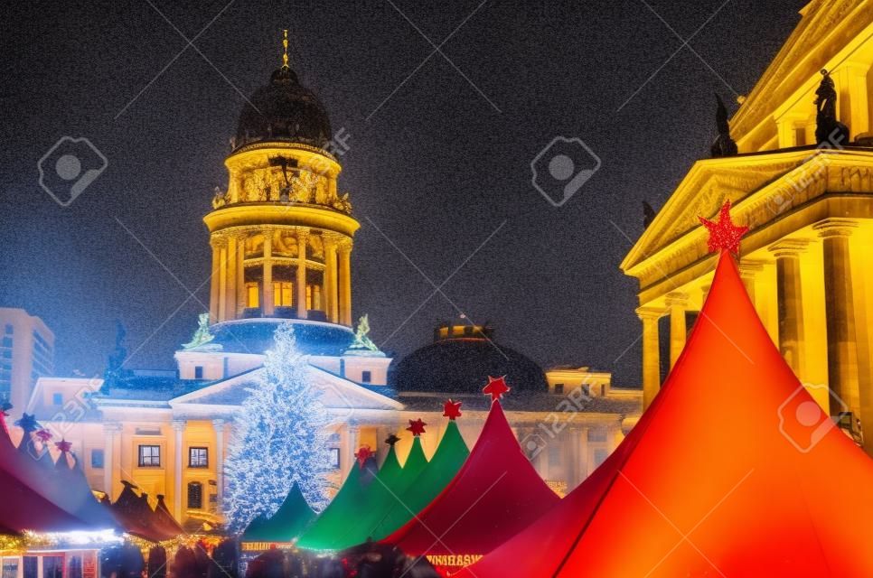 De Berlijnse kerstmarkt Gendarmenmarkt