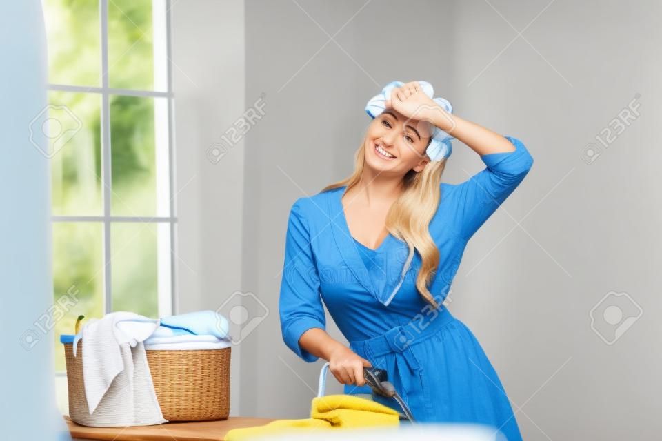 домохозяйка гладильная прачечная
