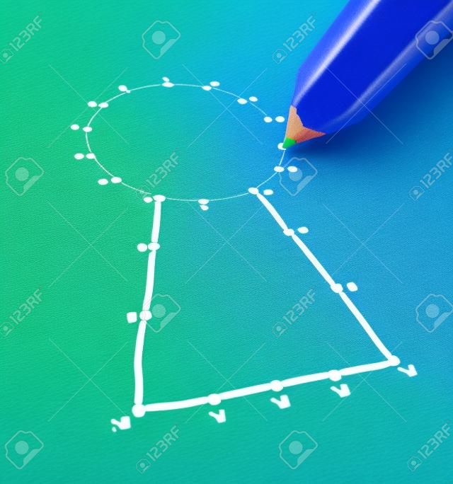 Collegare il concetto soluzioni puntini di business come una matita blu che collega l'icona di bambini di puzzle di un buco della serratura come metafora per la chiave del successo di pianificazione e strategia