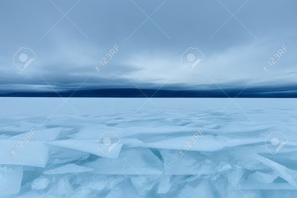 Le lac gelé