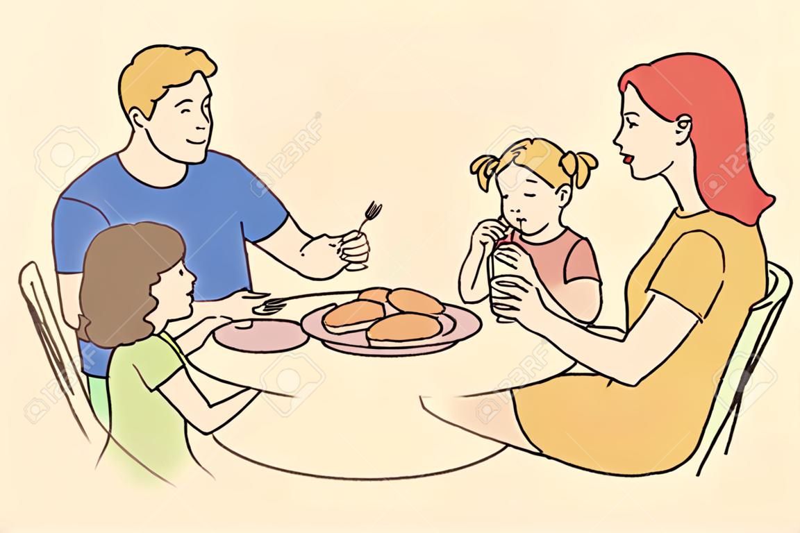 Familie, Erholung, Freizeit, Abendessen, Vaterschaft, Mutterschaft, Kindheitskonzept