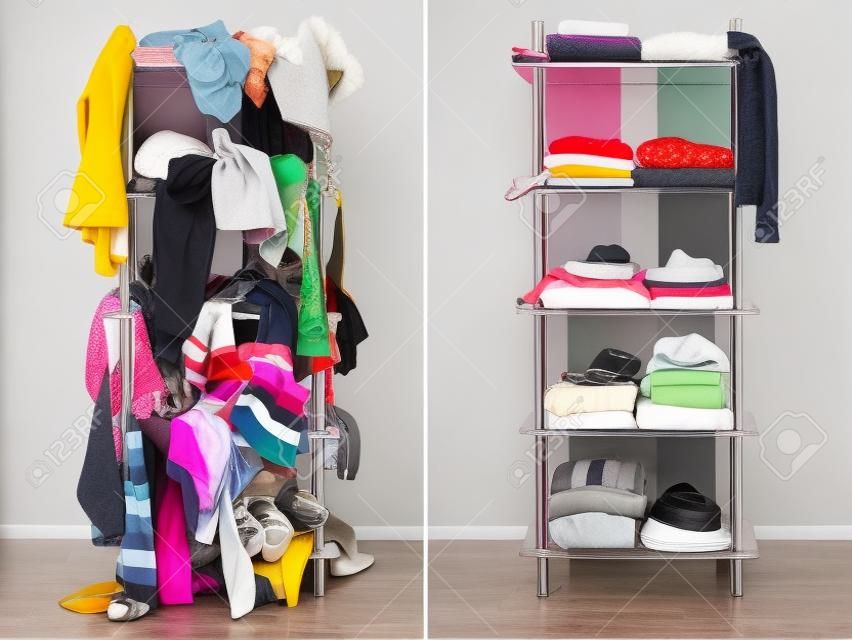 在整洁、整洁的衣柜里放上五颜六色的冬装和配饰之前，凌乱的衣服扔在架子上，衣服整齐地堆在一起。