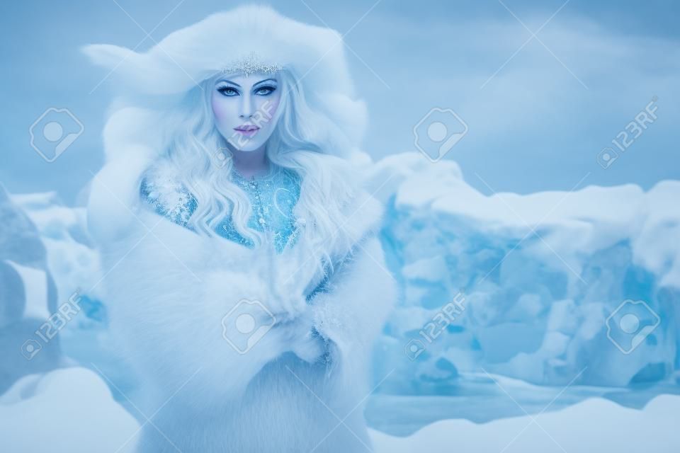 Regina della neve sull'isola pinguini