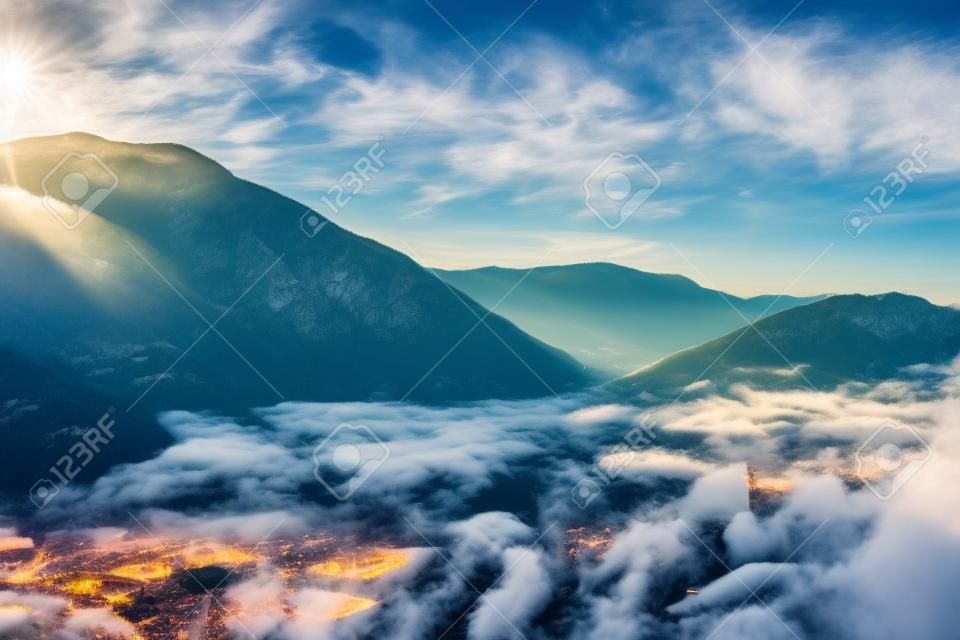Luchtzicht op Lumezzane in Noord-Italië