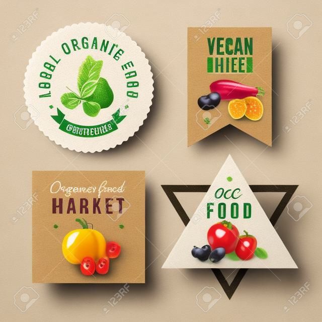 Étiquettes avec des conceptions alimentaires biologiques sur papier artisanal. Grandes idées pour le paquet de produits agricoles locaux, café écologique ou publicité sur le marché local