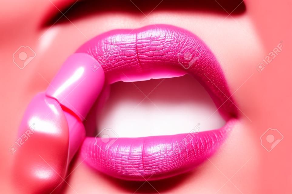 An image of pink lips
