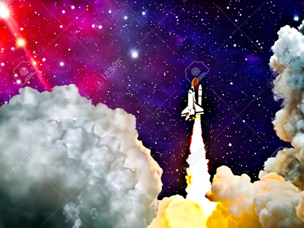 Raketenstart. Rakete mit Rauch fliegt in den Weltraum. Space Shuttle. Raumschiff beginnt die Mission.