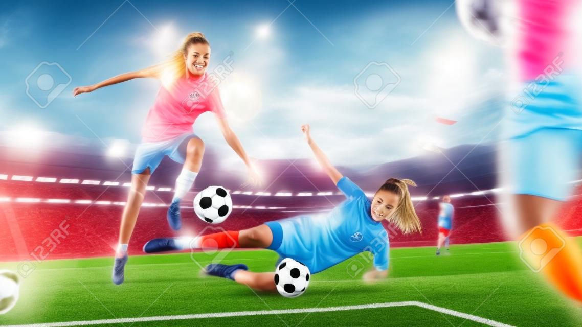 興奮。スタジアムでのアクションでゴールのためにボールを蹴るスポーツウェアの若い女性サッカーやサッカー選手。健康的なライフスタイル、スポーツ、運動、運動の概念。2モデルから成っているコラージュ。