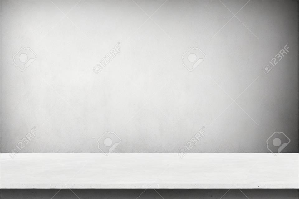 Tavolo in cemento grezzo e sfondo bianco con struttura a parete, adatto per lo sfondo, l'esposizione e il mock up della presentazione del prodotto.