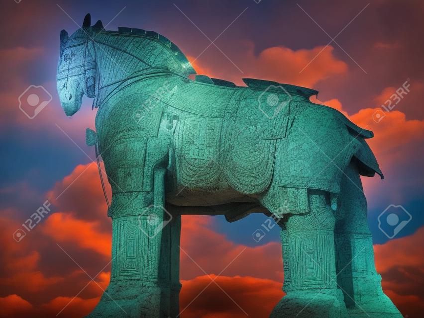 Cavalo De Troia No Canakkale; Turquia Imagem de Stock - Imagem de gravado,  preto: 123322275
