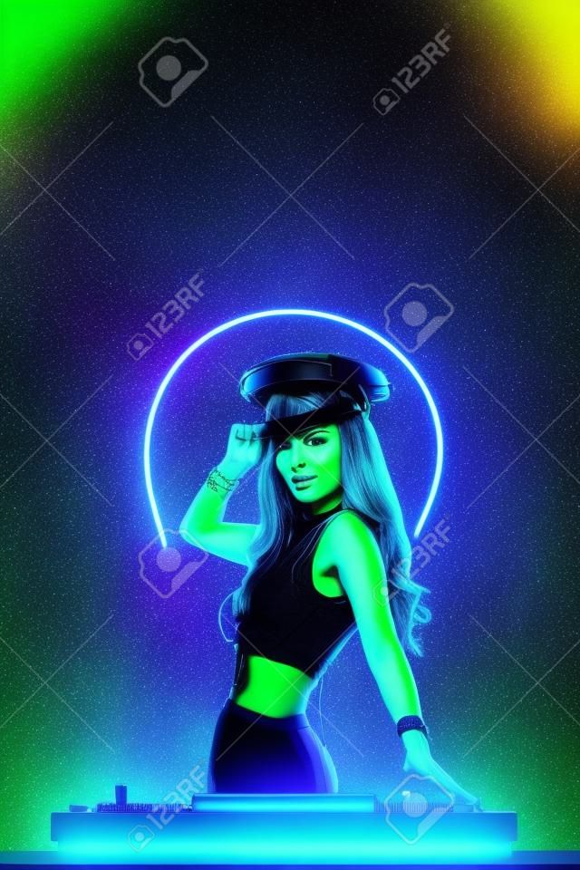 Neonowy plakat z dj na imprezę w klubie nocnym. kobieta ze słuchawkami na ulotce z jasnym tłem.