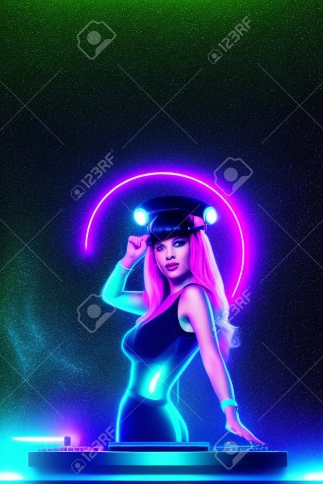나이트 클럽 파티를 위한 DJ가 있는 네온 포스터. 밝은 배경을 가진 전단지에 헤드폰을 가진 여자.
