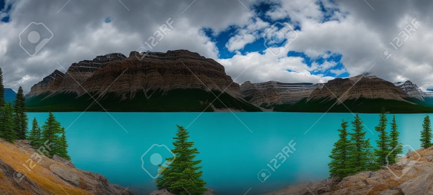 Panoramic view at the Bow Lake with Portal Peek in Banff National Park, Canadian Rocky Mountains